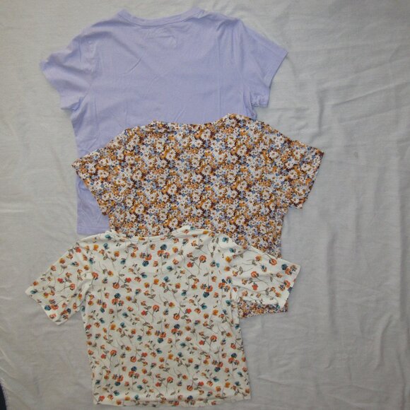 Lot of 3 Lands End Women's Short Sleeve T Shirts sz XL Floral V Neck Cotton - Picture 3 of 3